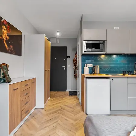 Apartment Cozy Pole Mokotowskie Next To Sgh, Stodola Club Warschau